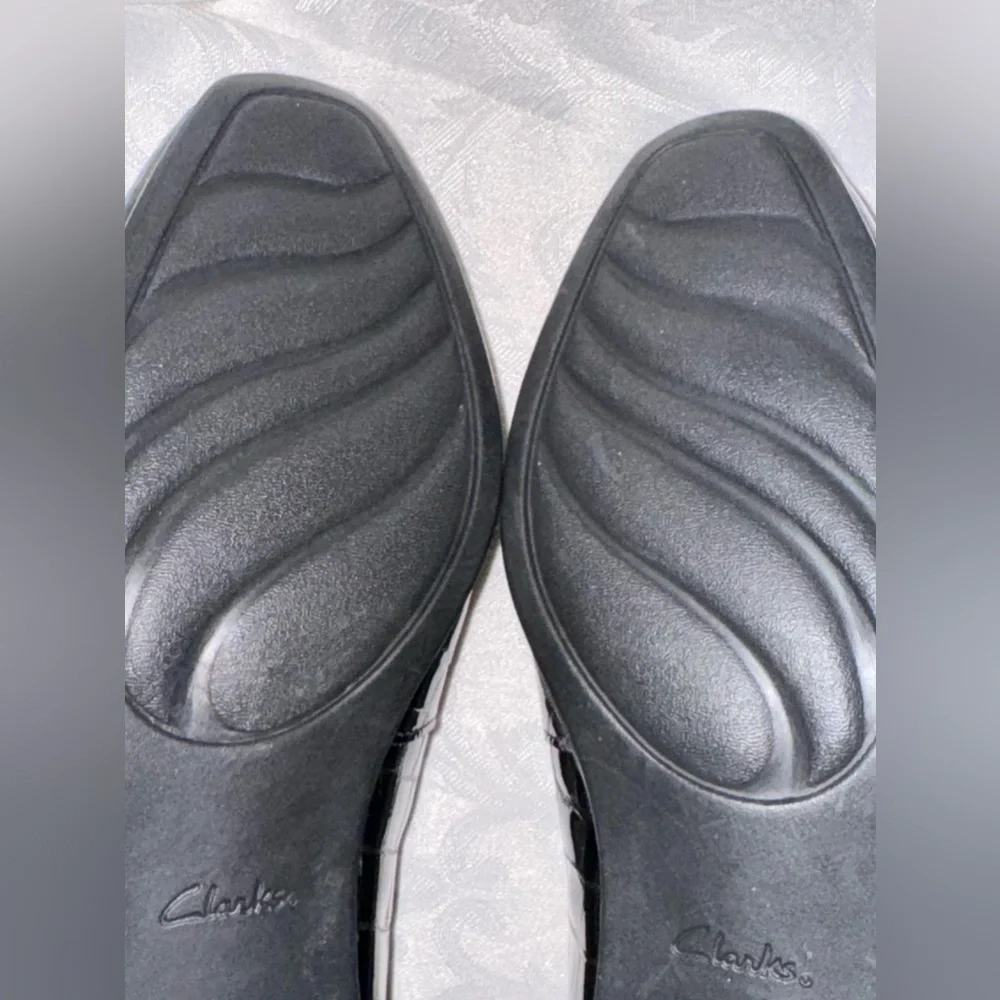 Clarks Everyday Croc Embossed
Patent Leather Loafers, NEW, Size 7.5 - Picture 7 of 16